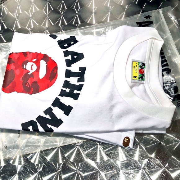 BAPE Tee - NEW A BATHING APE White & Red Camo College T-Shirt Unisex - Picture 4 of 12